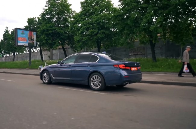 BMW 520i поведения на дороге
