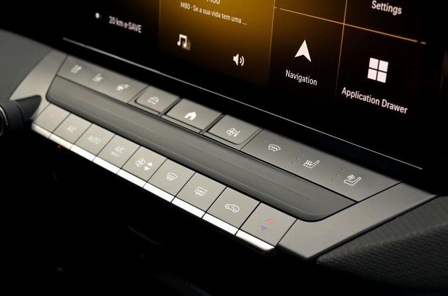 Opel Astra блок управления мультимедиа и климатической установкой 