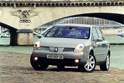 В авангардном облике "Vel Satis" угадываются черты концептуальных "Renault" последних лет.