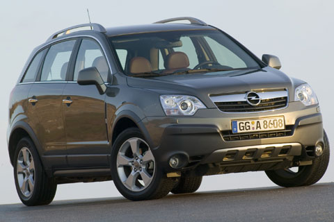 Opel Antara.   