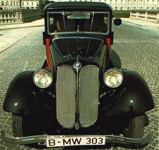 1933 год BMW 303