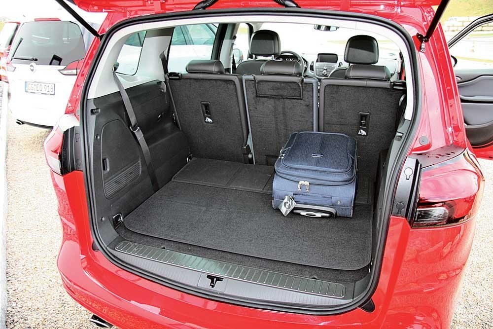 Opel zafira багажник. Opel Zafira 2006 багажник. Опель Зафира 2008 багажником. Opel Zafira, 2013 багажник. Opel Zafira, 1999 размер багажника.