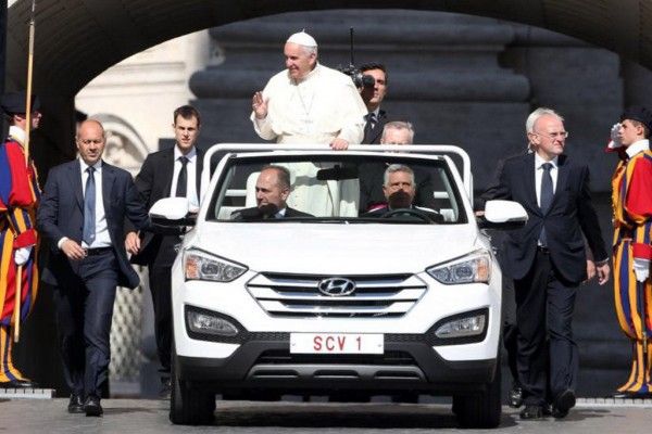 Ватикан получил новый «Папамобиль»