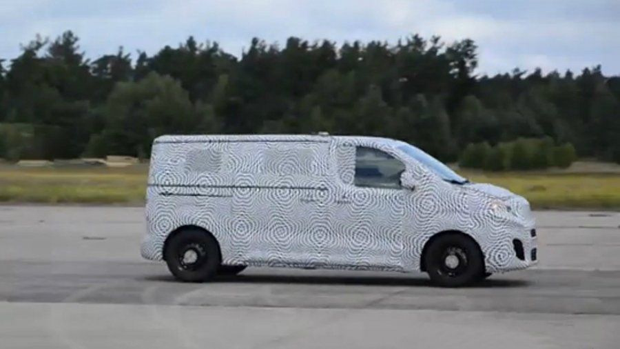«Шкода» вывела на тесты перелицованный Volkswagen Multivan 