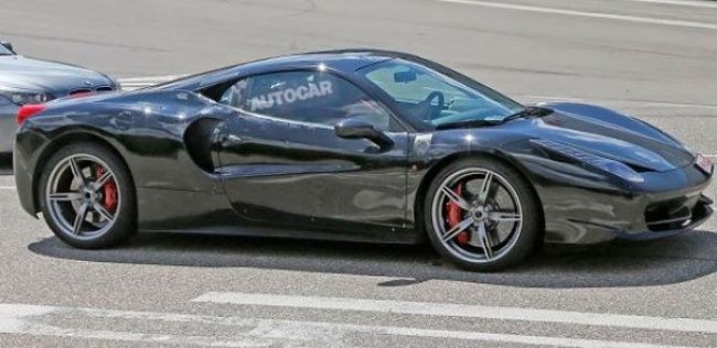 Возрожденный спорткар Ferrari Dino впервые замечен на тестах