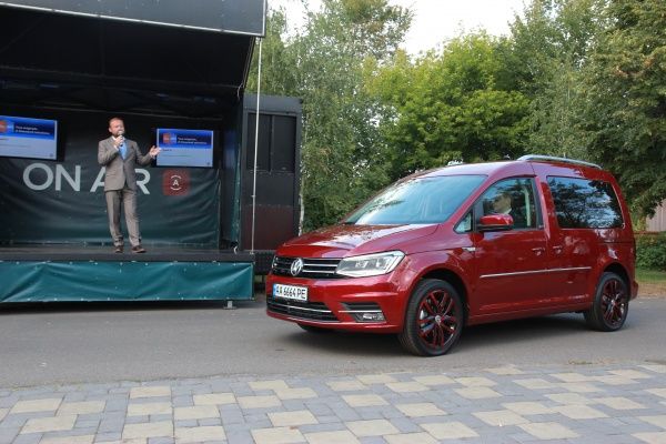 Новые Volkswagen Transporter и Caddy – двойная коммерческая премьера