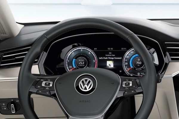 В Украине появились Volkswagen Passat с интерактивными бортдисплеями