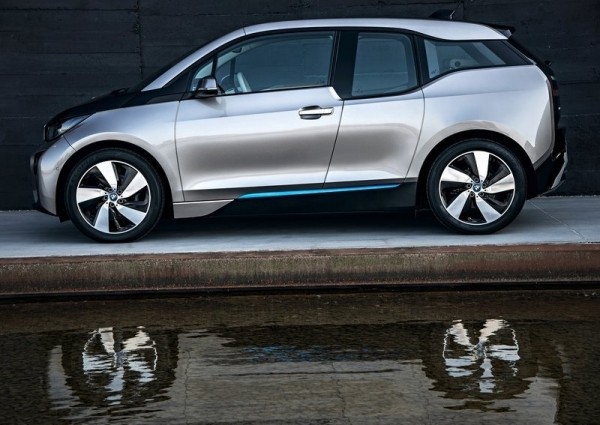 В Украине стартуют официальные продажи BMW i3 и i8