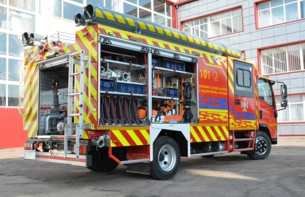 В Україні виготовили партію пожежних автоцистерн на шасі Isuzu NQR90