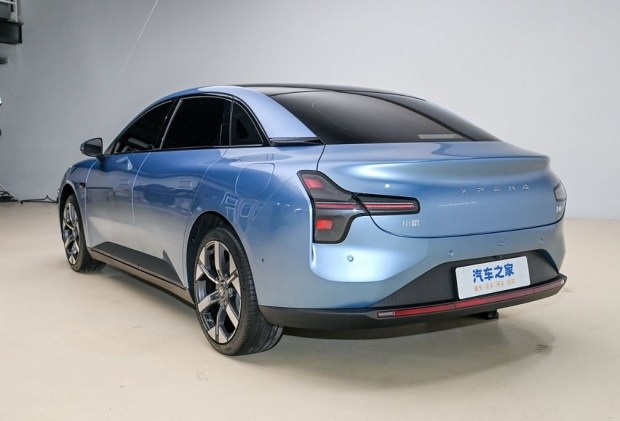 Xpeng presented the new budget electric car Mona M03