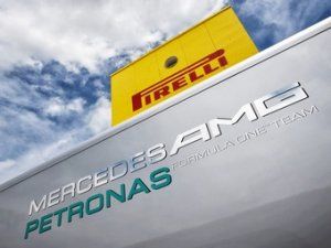 Mercedes AMG  Pirelli   