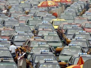 Китайцы покупают миллион автомобилей в месяц