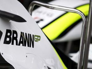 Компания Mercedes-Benz хочет стать совладельцем команды Brawn GP