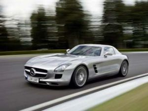 Mercedes объявил цену суперкара SLS AMG