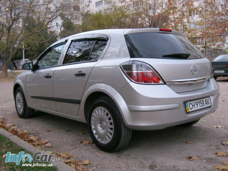 Опель хэтчбек 2008. Opel Astra Hatchback 2008. Opel Astra h 2008 хэтчбек.
