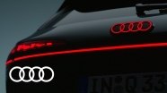   Audi Q3     .